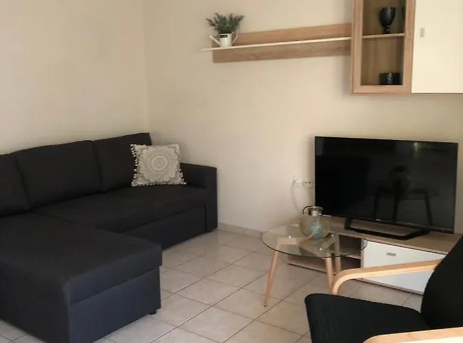 Nanaapartments * Peraía